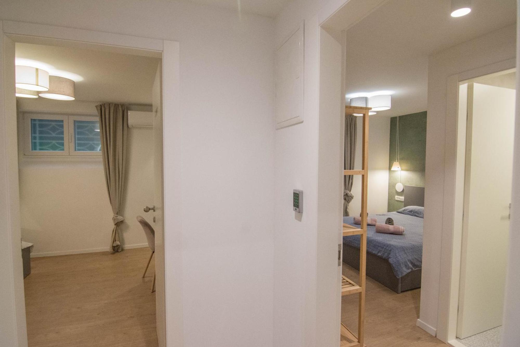 Romiru Rooms And Studio Apartment Сплит Екстериор снимка
