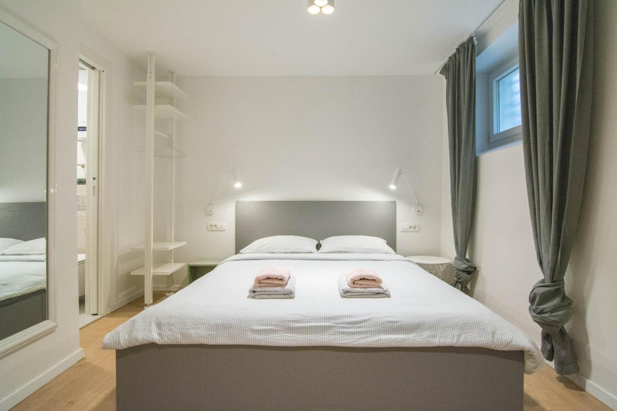 Romiru Rooms And Studio Apartment Сплит Екстериор снимка
